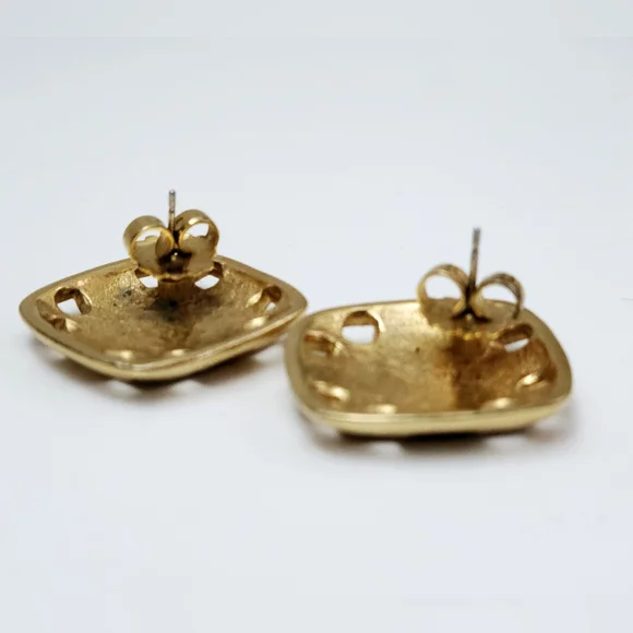 Vintage enamel and goldtone checkerboard earrings - Picture 5 of 6